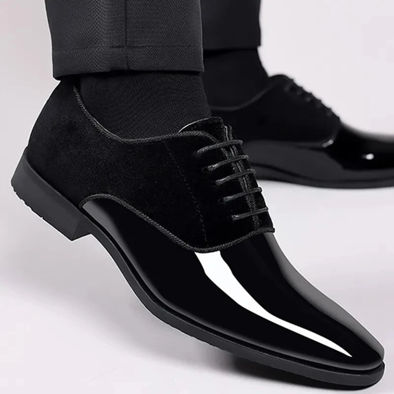 Mocassin verni noir ou  Noirval élégant